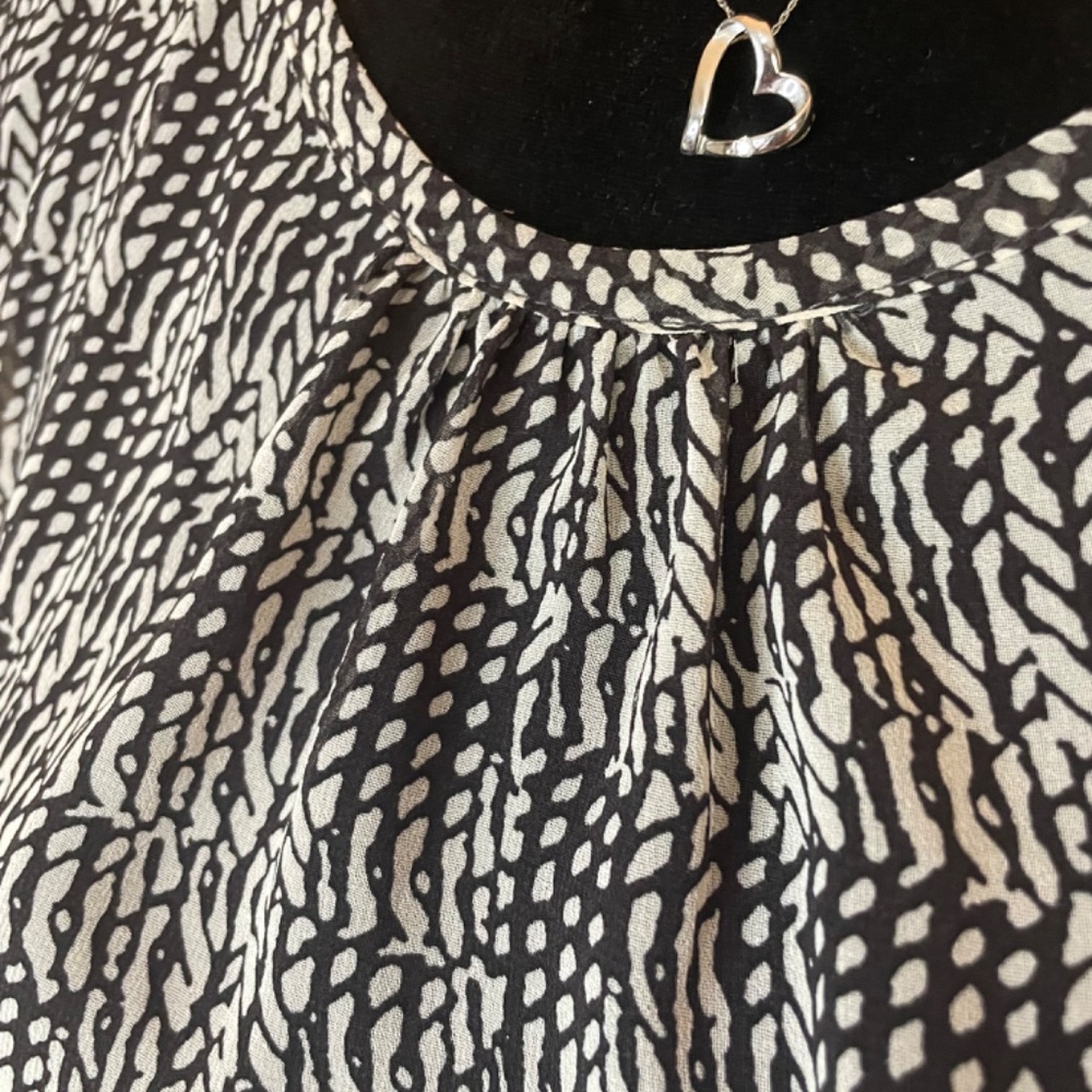 Cabi Sleeveless Print Top, sz Lg,  Black/off white - Picture 2 of 7
